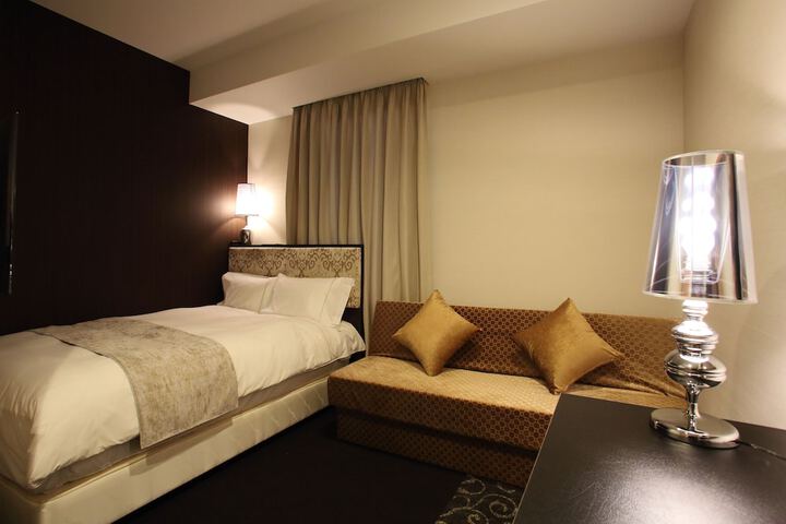 Room 6 of 53