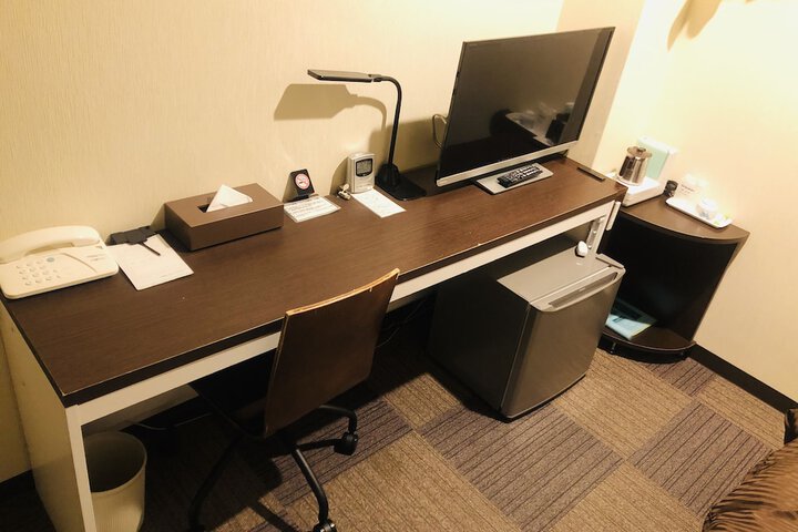Room 6 of 34