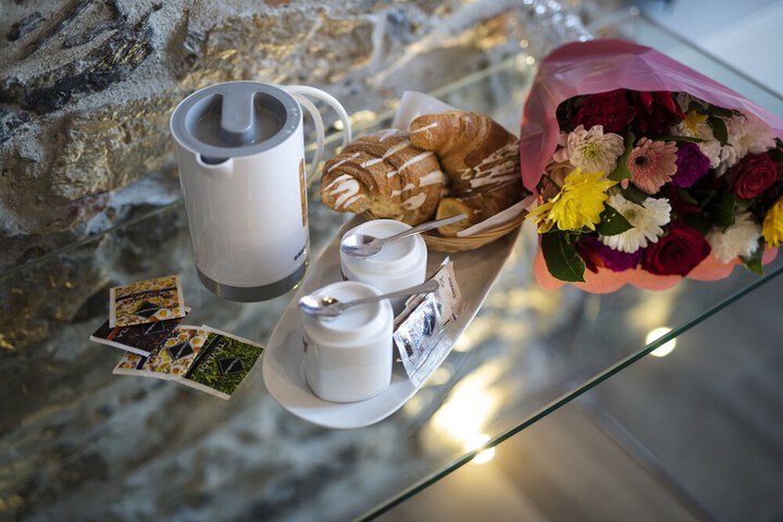 Breakfast/Coffee Service 75 of 112