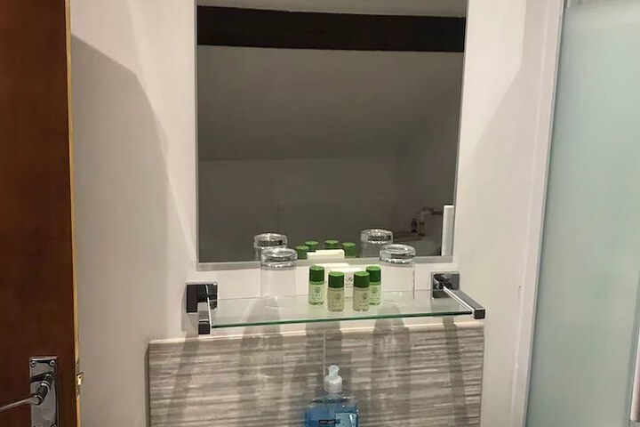 Room 20 of 80