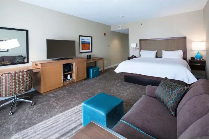 Room 5 of 11