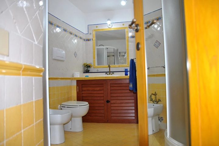 Room 8 of 15
