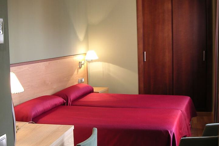 Room 11 of 13