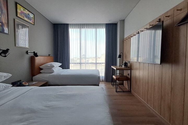 Room 8 of 48