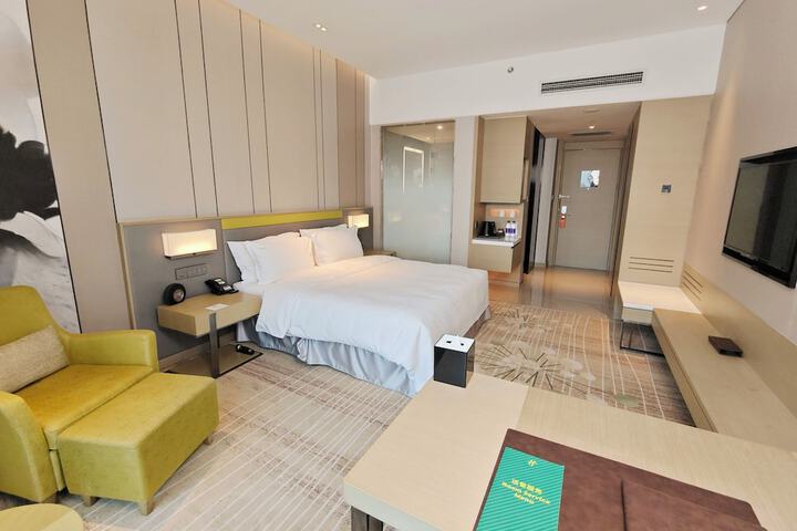 Room 8 of 42