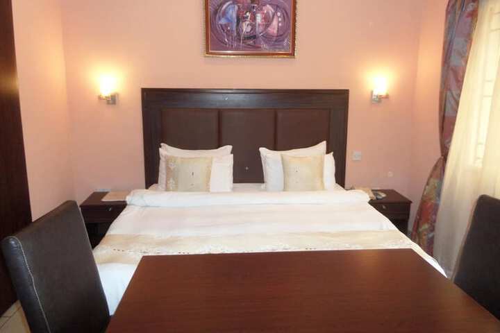 Room 7 of 14
