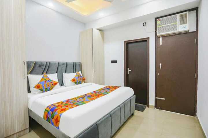 Room 5 of 38