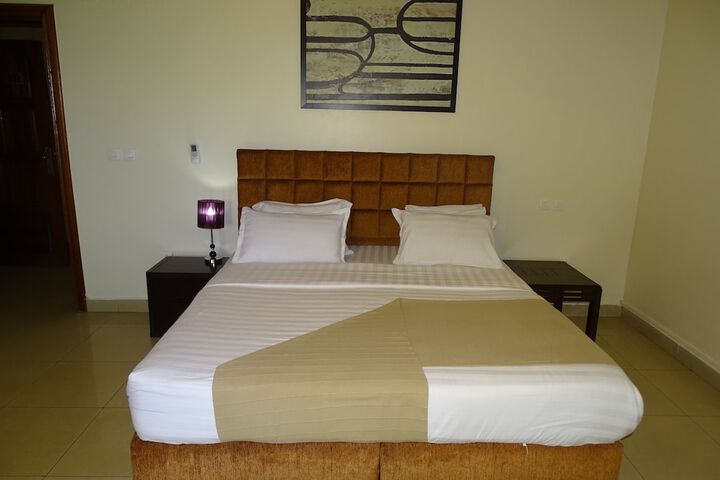 Room 13 of 42
