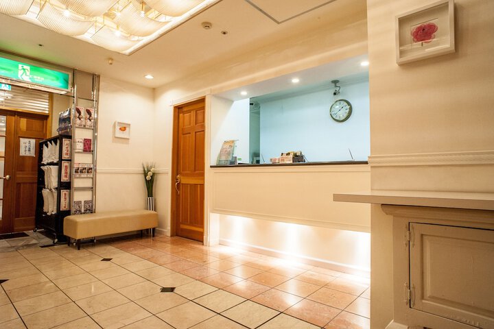 Entrance & Lobby