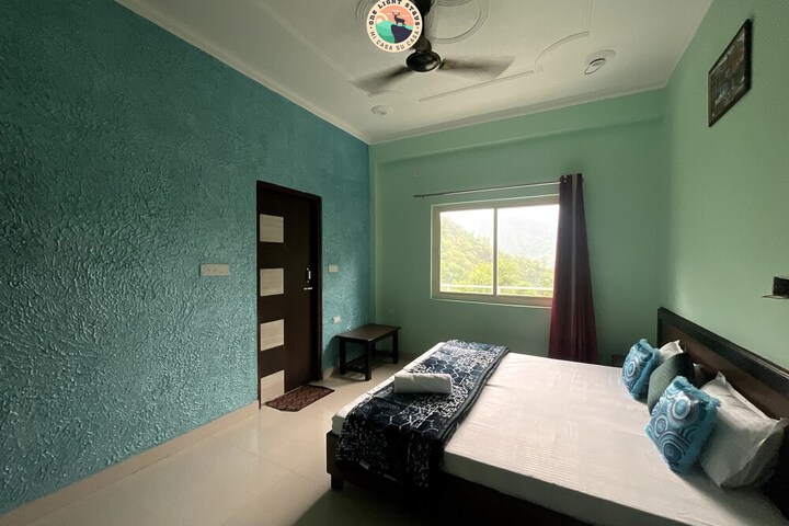 Room 28 of 60
