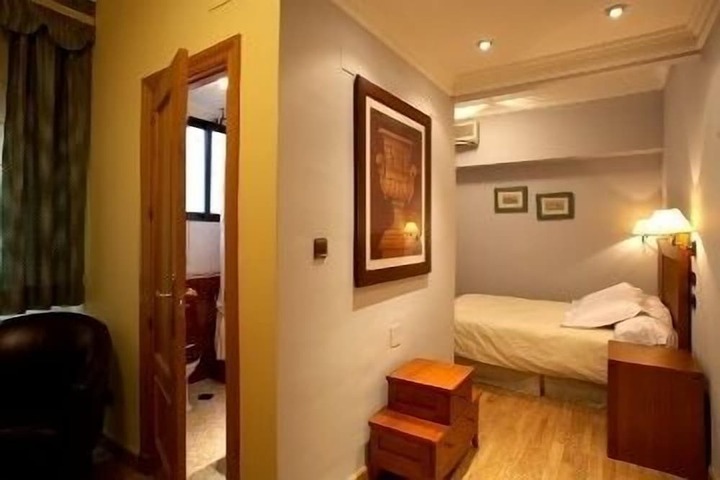 Room 12 of 52