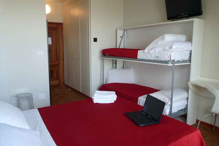 Room 8 of 17