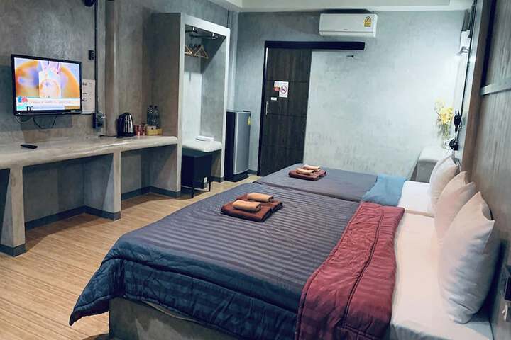 Room 64 of 95