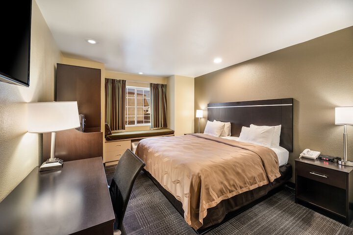 Room 12 of 40