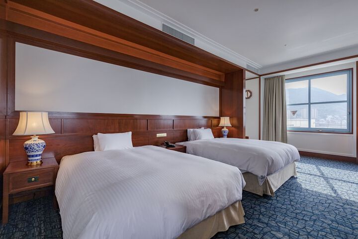 Room 27 of 175