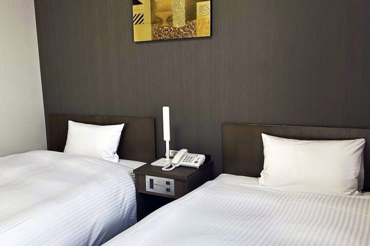 Room 5 of 29