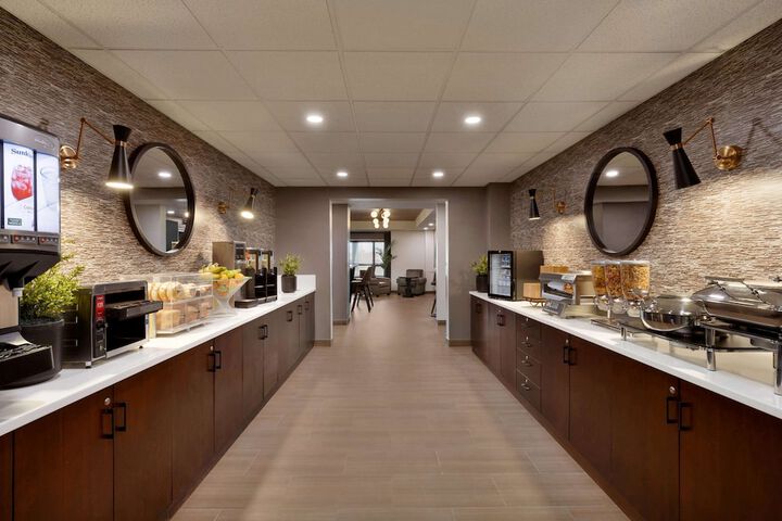 Breakfast/Coffee Service 32 of 38