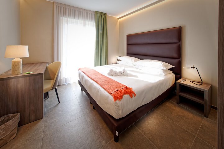 Room 8 of 31