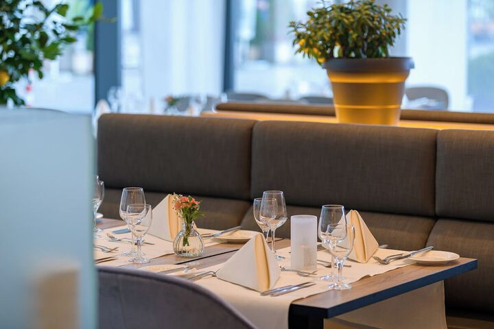 Dining 40 of 71