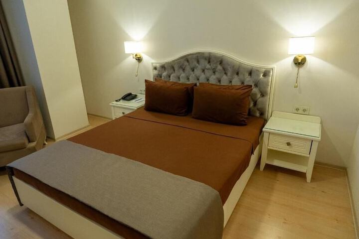 Room 5 of 30