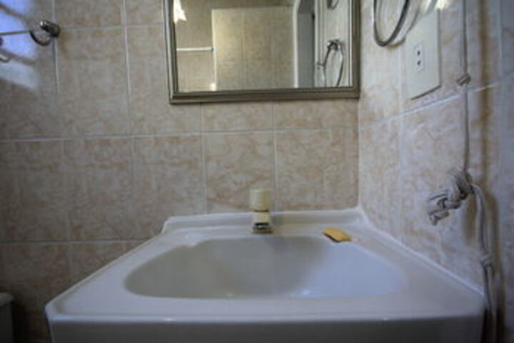 Room 5 of 19