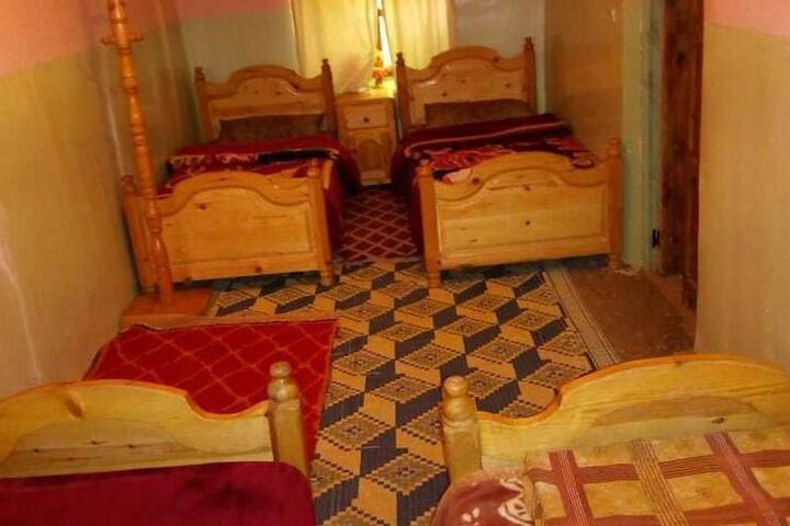 Room 5 of 11