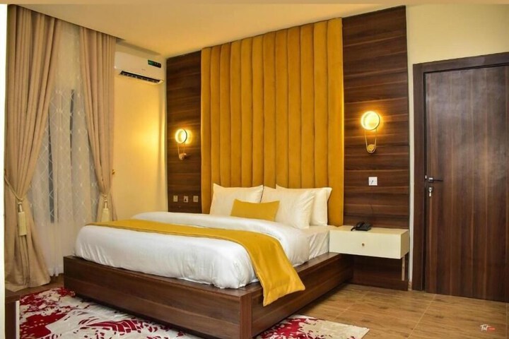 Room 7 of 31
