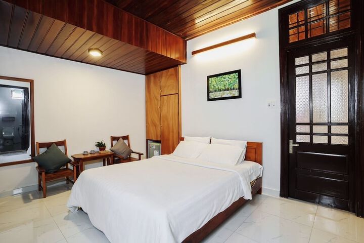 Room 9 of 20
