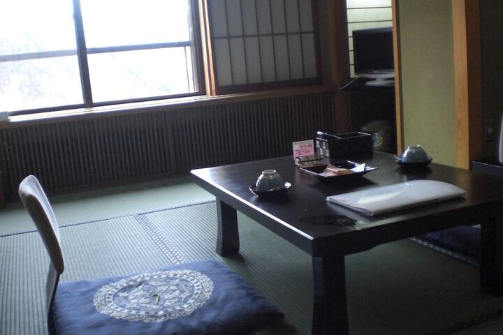 Room 22 of 64
