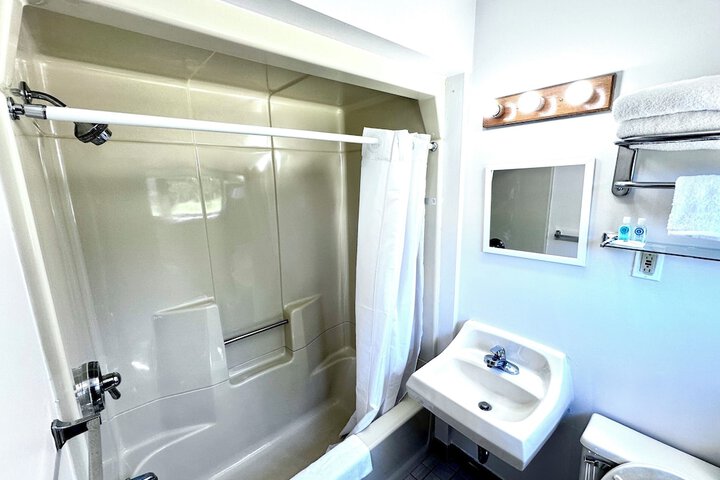 Room 16 of 25