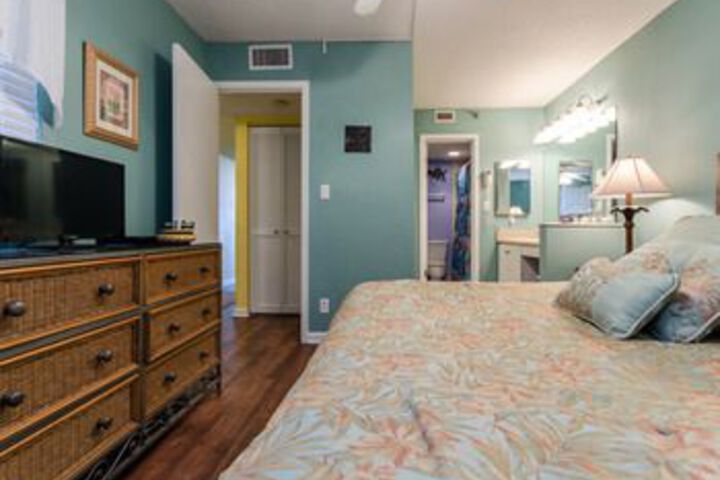 Room 12 of 27
