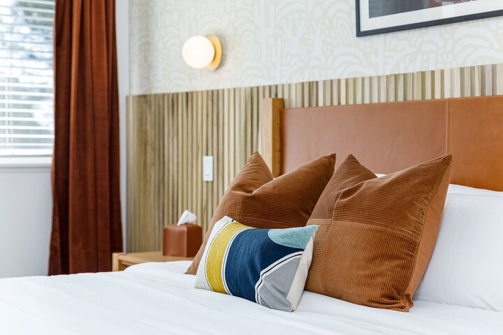 Room 10 of 105