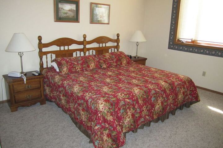 Room 4 of 5