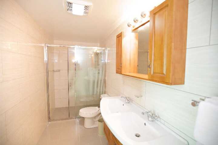 Room 21 of 25