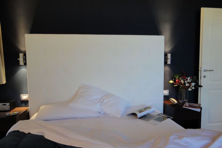 Room 3 of 63
