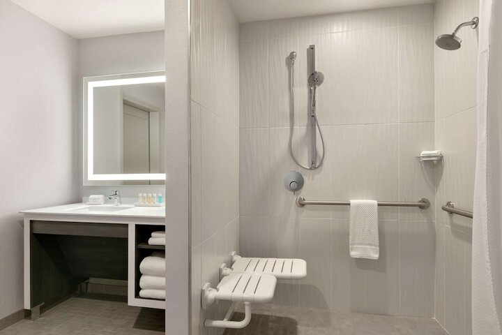 Bathroom shower