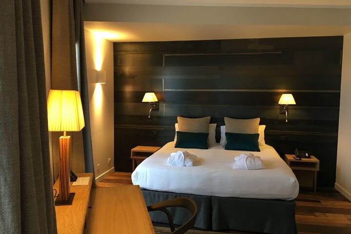 Room 5 of 50