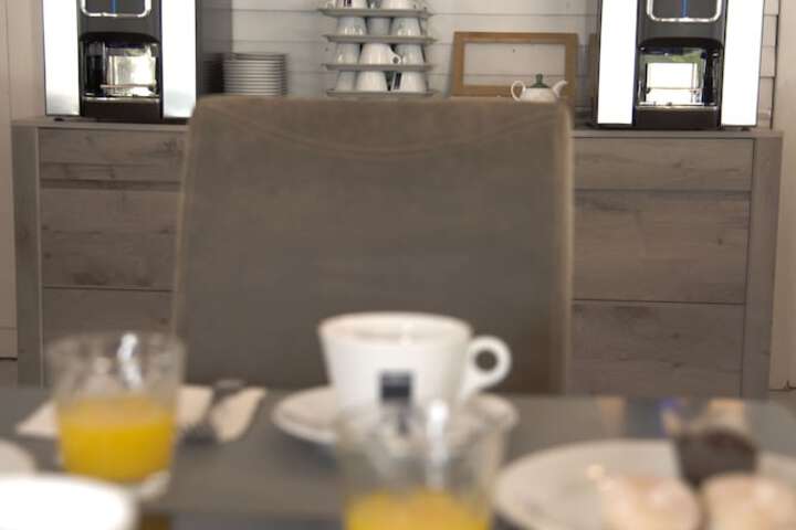 Breakfast/Coffee Service 68 of 81