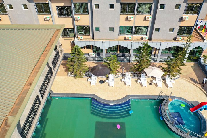 Hotel 64 of 65