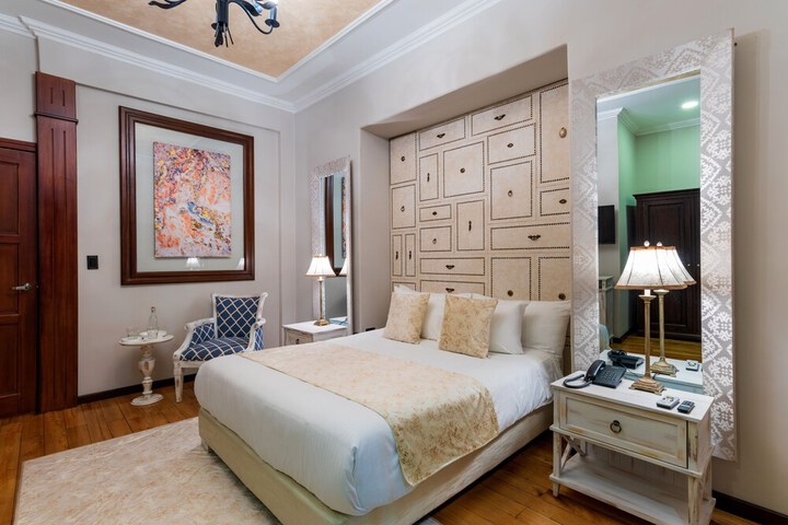Room 43 of 74