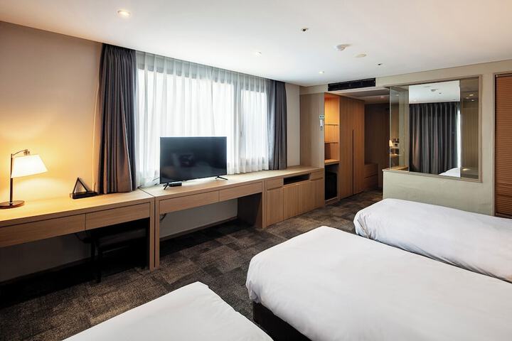 Room 40 of 122