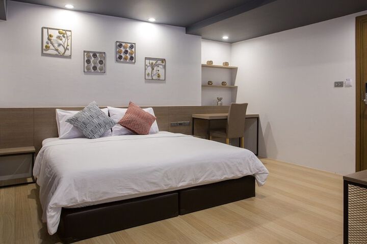 Room 7 of 42