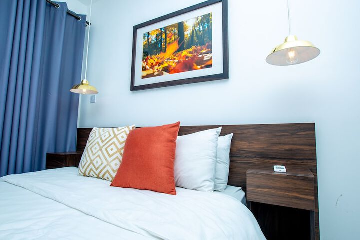 Room 15 of 83