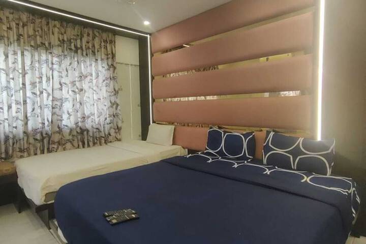 Room 7 of 27