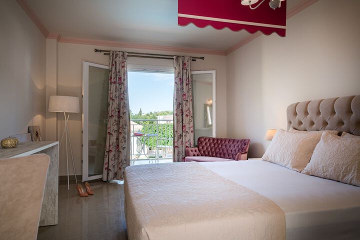 Room 8 of 113