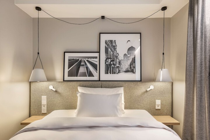 Room 19 of 74