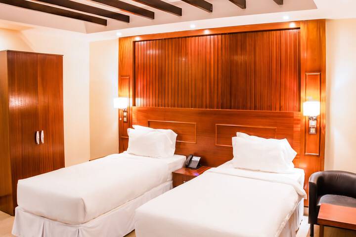 Room 9 of 46