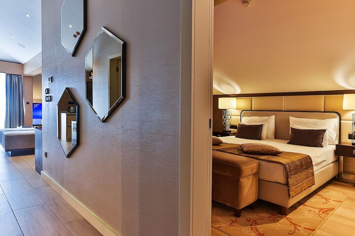 Room 14 of 78