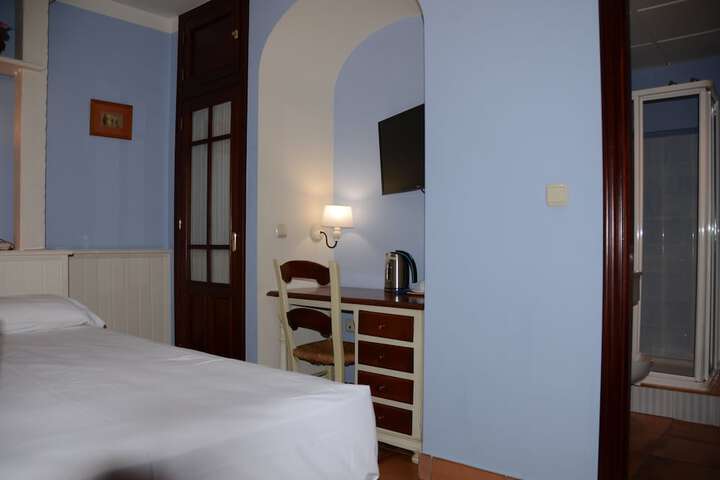 Room 10 of 46