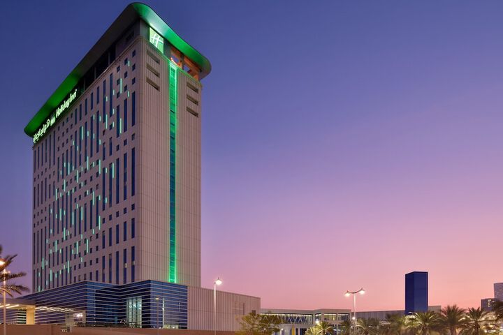 Exterior of Holiday Inn & Suites Dubai Festival City by IHG